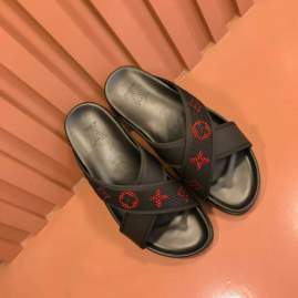 Picture of Louis Vuitton Slippers _SKULVsz38-44mnf04081355